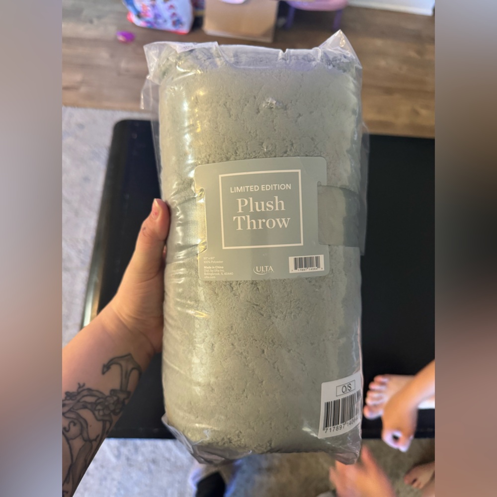 Ulta Beauty Limited Edition Plush Throw - Gray